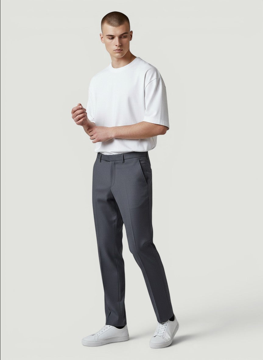 Calça social masculina Bluviso cinza de corte reto, tecido leve e elástico, ideal para o verão e uso casual.