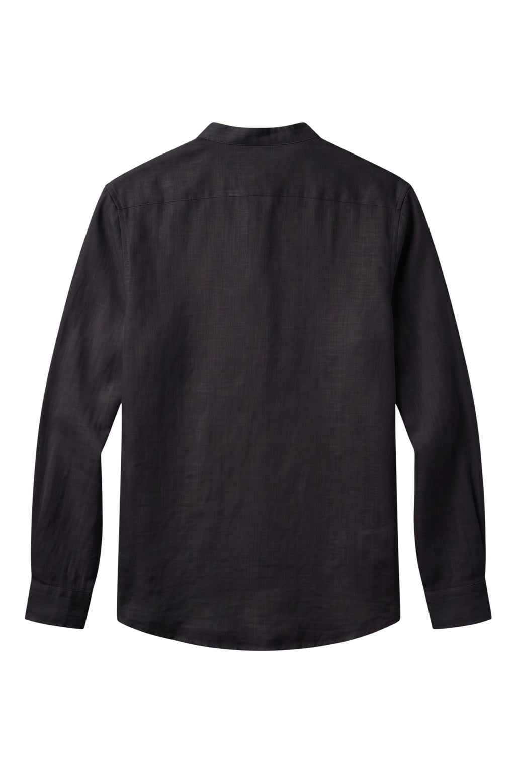 Camisa masculina Bluviso de manga longa em algodão e linho preta com gola padre, vista traseira.